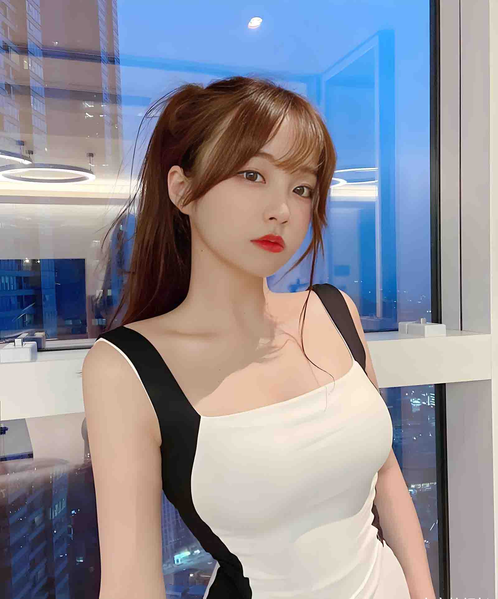 【上海】赴美留学生【张君雅】与老外不雅视频流出 巨乳自拍揉奶自慰 被大屌后入爆操 淫叫不断